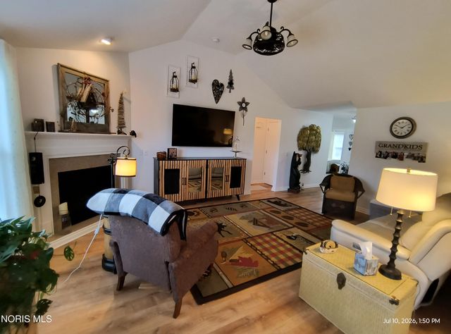 8408 Birchwood Lane, Northwood, OH 43619