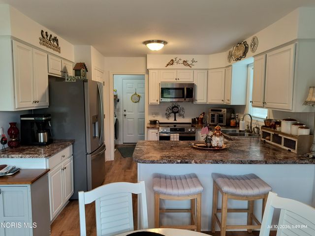8408 Birchwood Lane, Northwood, OH 43619