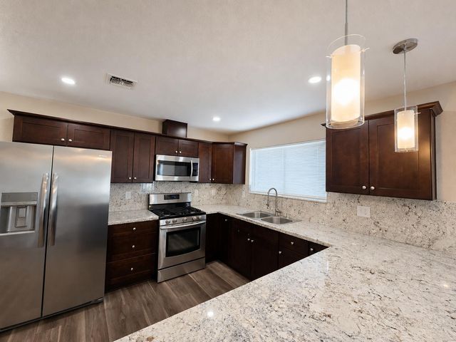 1517 Lincoln, Clovis, CA 93611