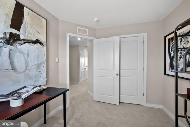 10 ALOMA ST, Charles Town, WV 25414