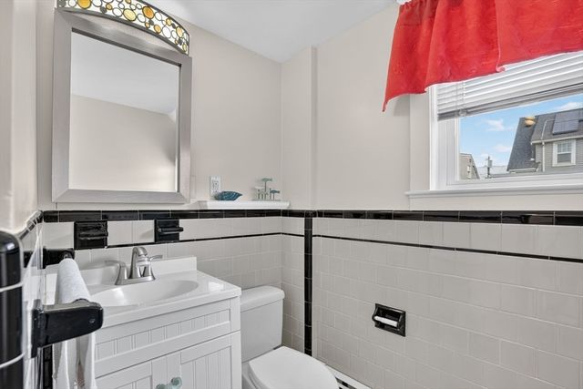 100 Whitin Ave, Revere, MA 02151