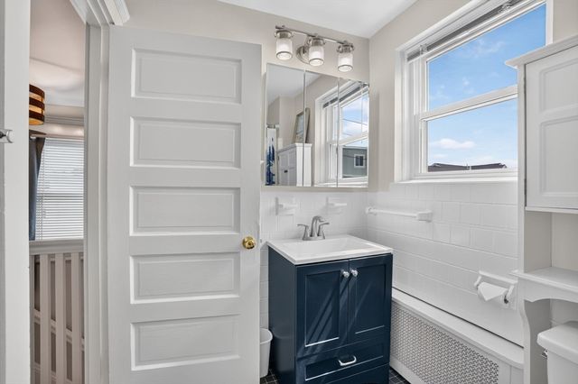 100 Whitin Ave, Revere, MA 02151