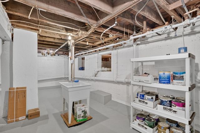 100 Whitin Ave, Revere, MA 02151