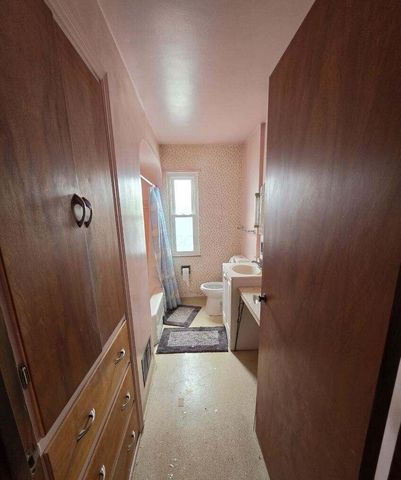 584 Chestershire Road, Columbus, OH 43204