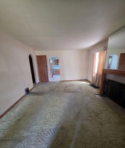 584 Chestershire Road, Columbus, OH 43204