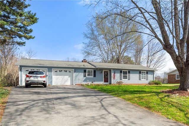 126 Maple Lane, King, NC 27021