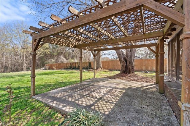 126 Maple Lane, King, NC 27021