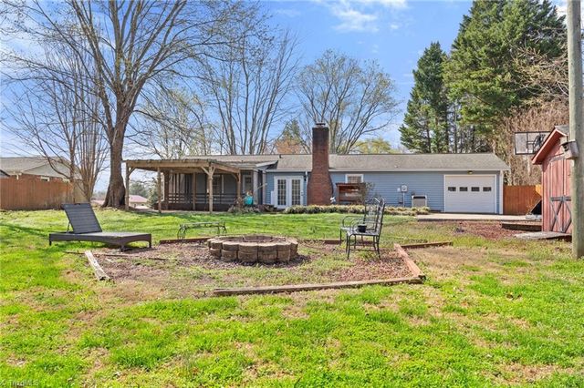 126 Maple Lane, King, NC 27021