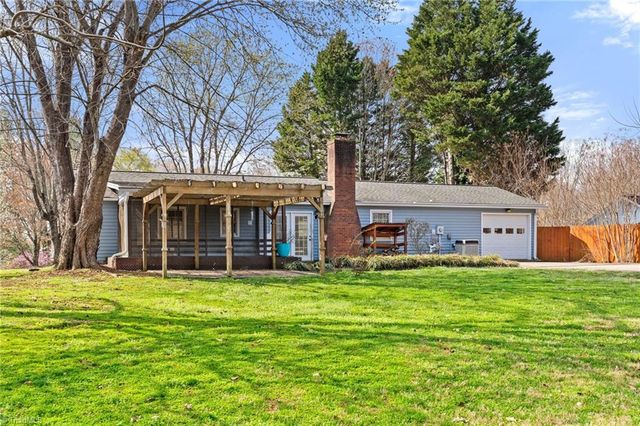 126 Maple Lane, King, NC 27021