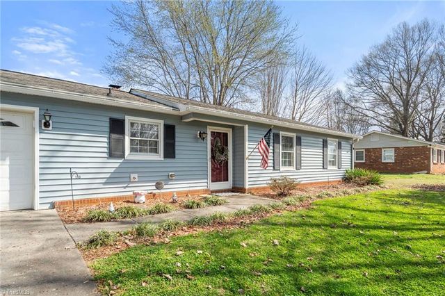 126 Maple Lane, King, NC 27021