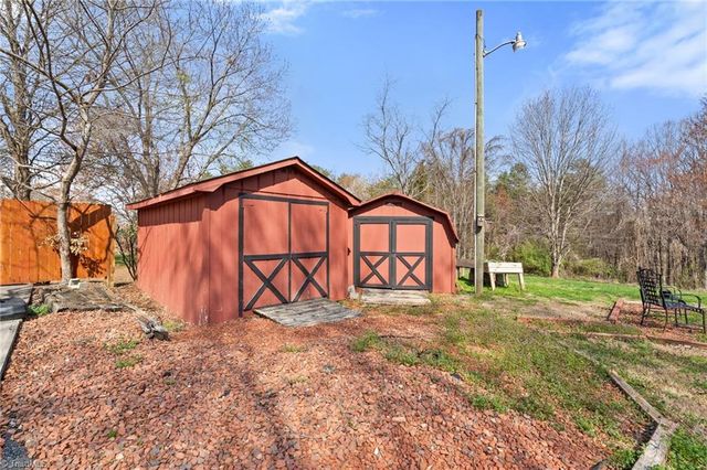 126 Maple Lane, King, NC 27021