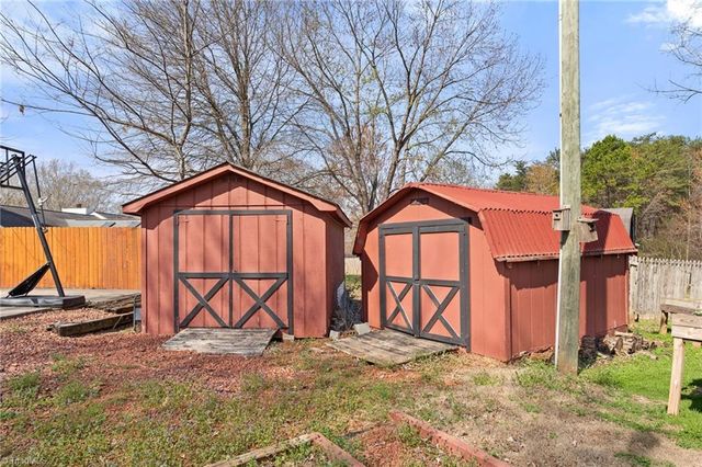 126 Maple Lane, King, NC 27021