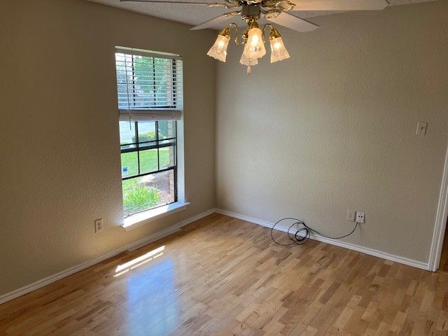 2226 Fall River Drive, Arlington, TX 76006