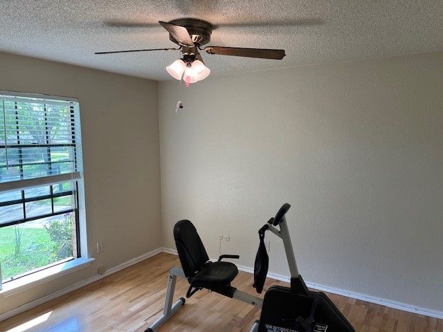 2226 Fall River Drive, Arlington, TX 76006