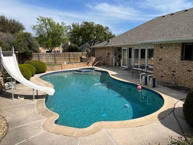 2226 Fall River Drive, Arlington, TX 76006