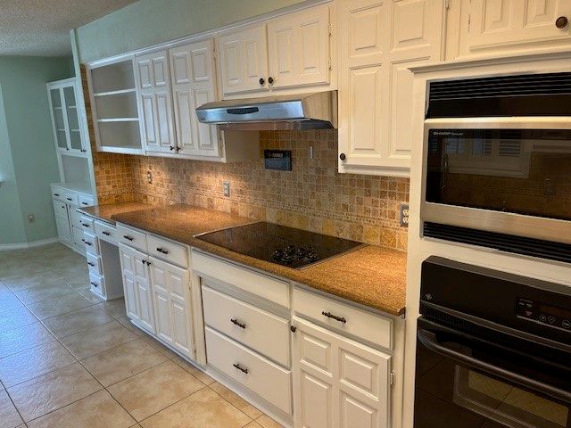 2226 Fall River Drive, Arlington, TX 76006