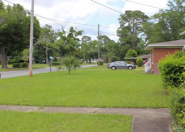 1003 E Texar Dr, Pensacola, FL 32503