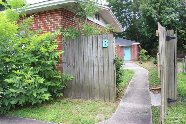 1003 E Texar Dr, Pensacola, FL 32503