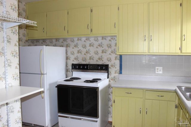 1003 E Texar Dr, Pensacola, FL 32503