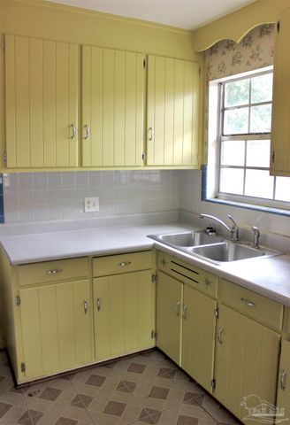 1003 E Texar Dr, Pensacola, FL 32503