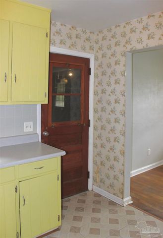 1003 E Texar Dr, Pensacola, FL 32503