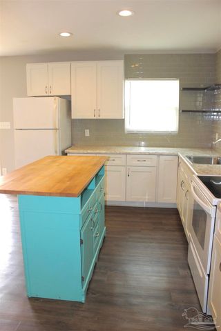 1003 E Texar Dr, Pensacola, FL 32503