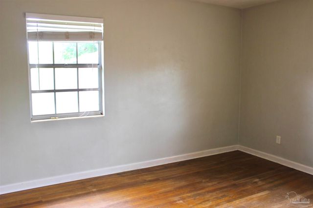 1003 E Texar Dr, Pensacola, FL 32503
