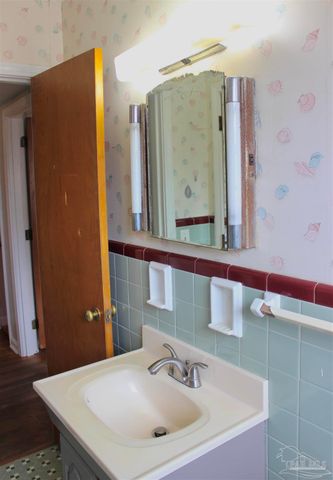 1003 E Texar Dr, Pensacola, FL 32503
