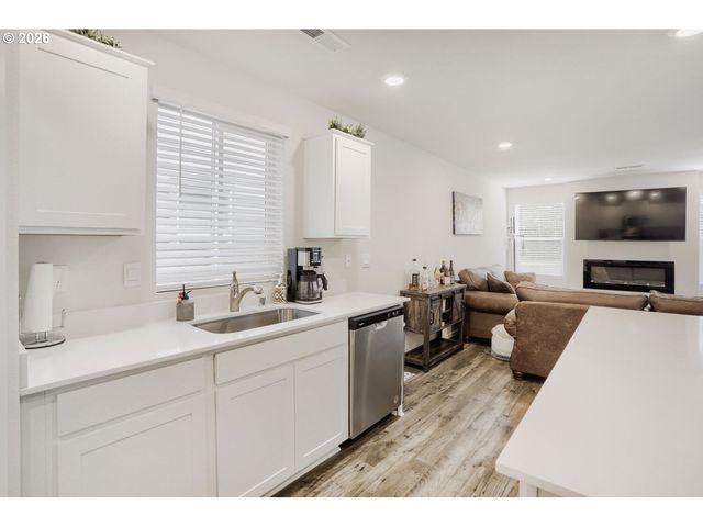 228 N 30TH Dr, Ridgefield, WA 98642