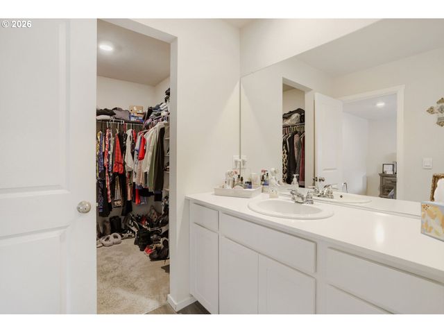 228 N 30TH Dr, Ridgefield, WA 98642