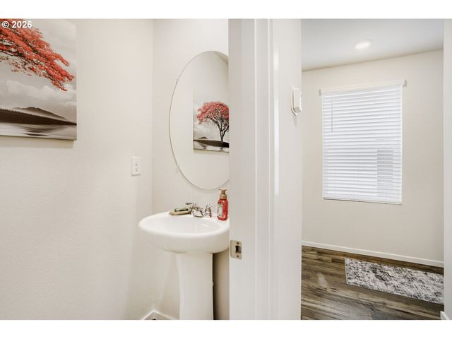 228 N 30TH Dr, Ridgefield, WA 98642