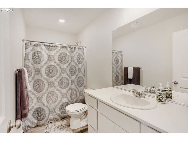 228 N 30TH Dr, Ridgefield, WA 98642