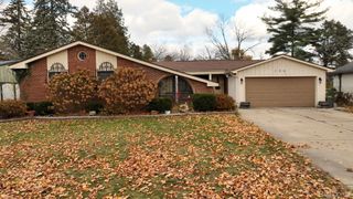 206 Wellington Crescent, Mt. Clemens, MI 48043