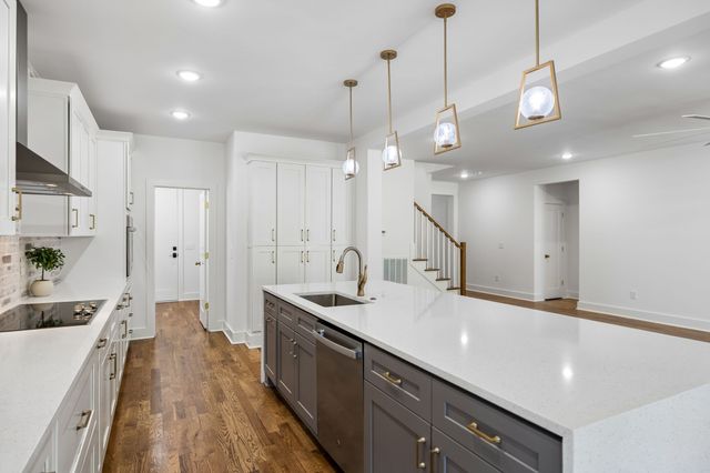 3824 Saunders Ave, Nashville, TN 37216