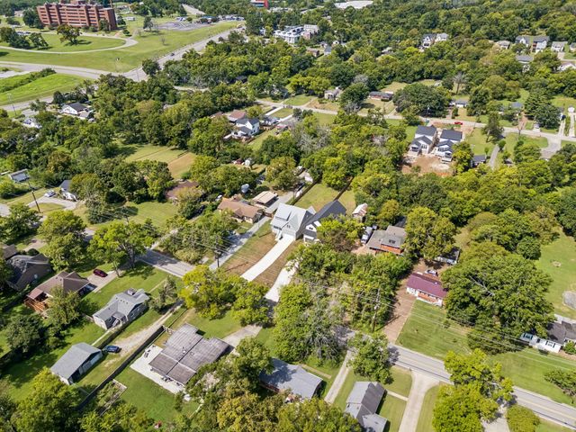 3824 Saunders Ave, Nashville, TN 37216