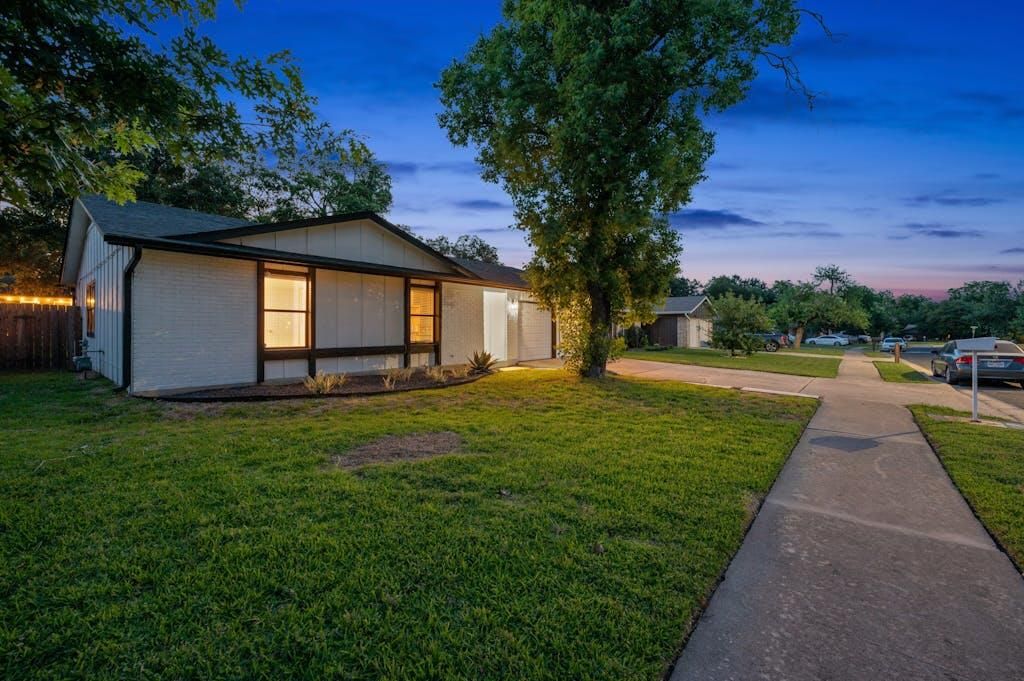 7808 Woodcroft DR, Austin, TX 78749