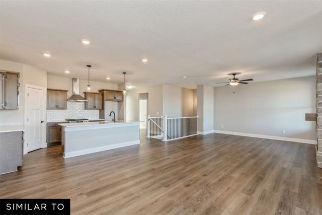 5718 NE Creek Ridge Drive, Ankeny, IA 50021