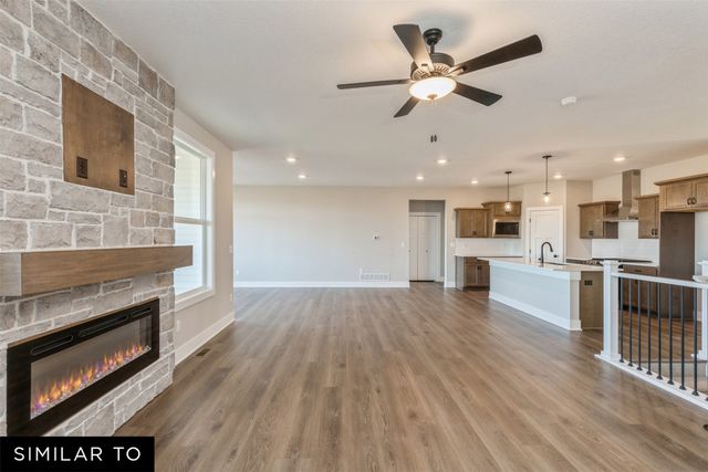 5718 NE Creek Ridge Drive, Ankeny, IA 50021