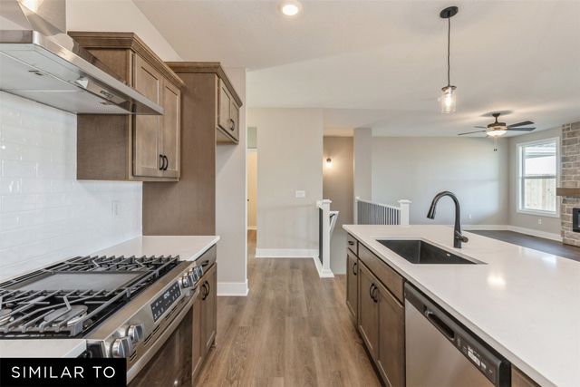 5718 NE Creek Ridge Drive, Ankeny, IA 50021