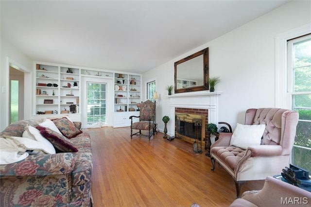 1 E Weldon Springs Heights Drive, St Charles, MO 63304