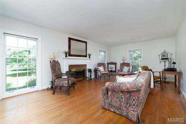 1 E Weldon Springs Heights Drive, St Charles, MO 63304