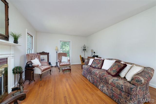 1 E Weldon Springs Heights Drive, St Charles, MO 63304