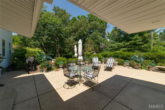 1 E Weldon Springs Heights Drive, St Charles, MO 63304
