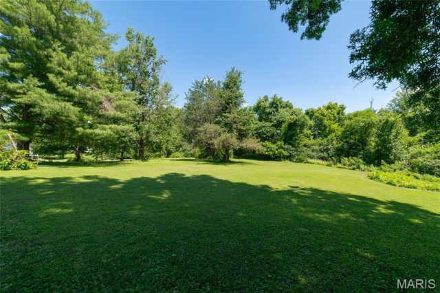 1 E Weldon Springs Heights Drive, St Charles, MO 63304