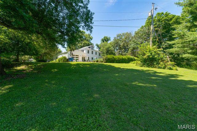 1 E Weldon Springs Heights Drive, St Charles, MO 63304