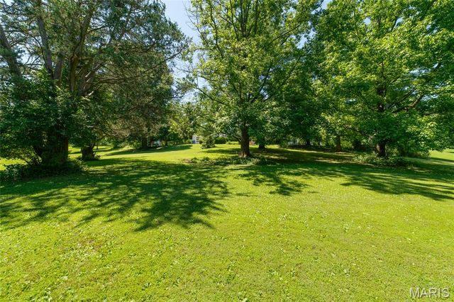 1 E Weldon Springs Heights Drive, St Charles, MO 63304