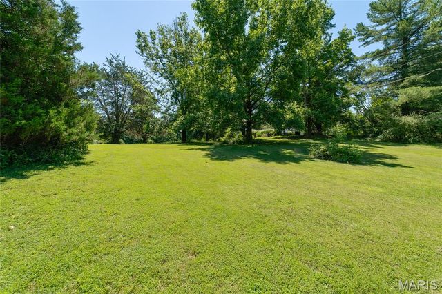 1 E Weldon Springs Heights Drive, St Charles, MO 63304