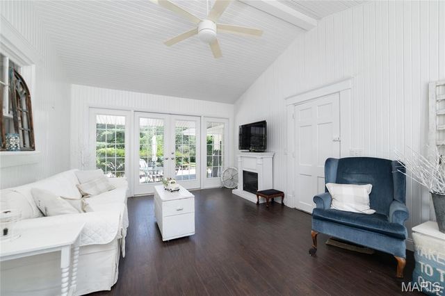 1 E Weldon Springs Heights Drive, St Charles, MO 63304