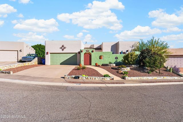 2540 Scenic Crest Loop, Las Cruces, NM 88011
