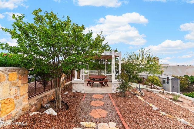2540 Scenic Crest Loop, Las Cruces, NM 88011
